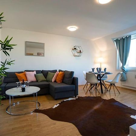 Stylish 2 Floor Penthouse • 15 Min To City Center Виена Екстериор снимка