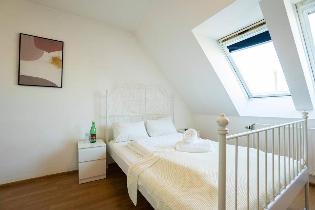 Stylish 2 Floor Penthouse • 15 Min To City Center Виена Екстериор снимка
