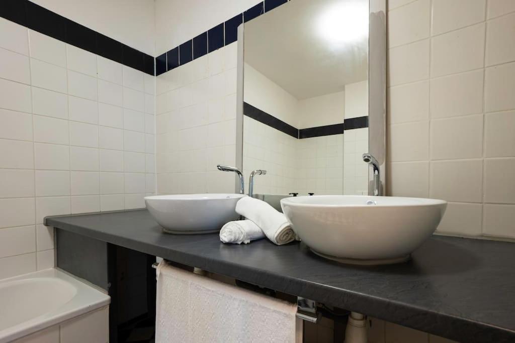 Stylish 2 Floor Penthouse • 15 Min To City Center Виена Екстериор снимка